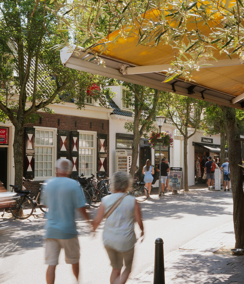 Hoofdstraat Domburg zomer