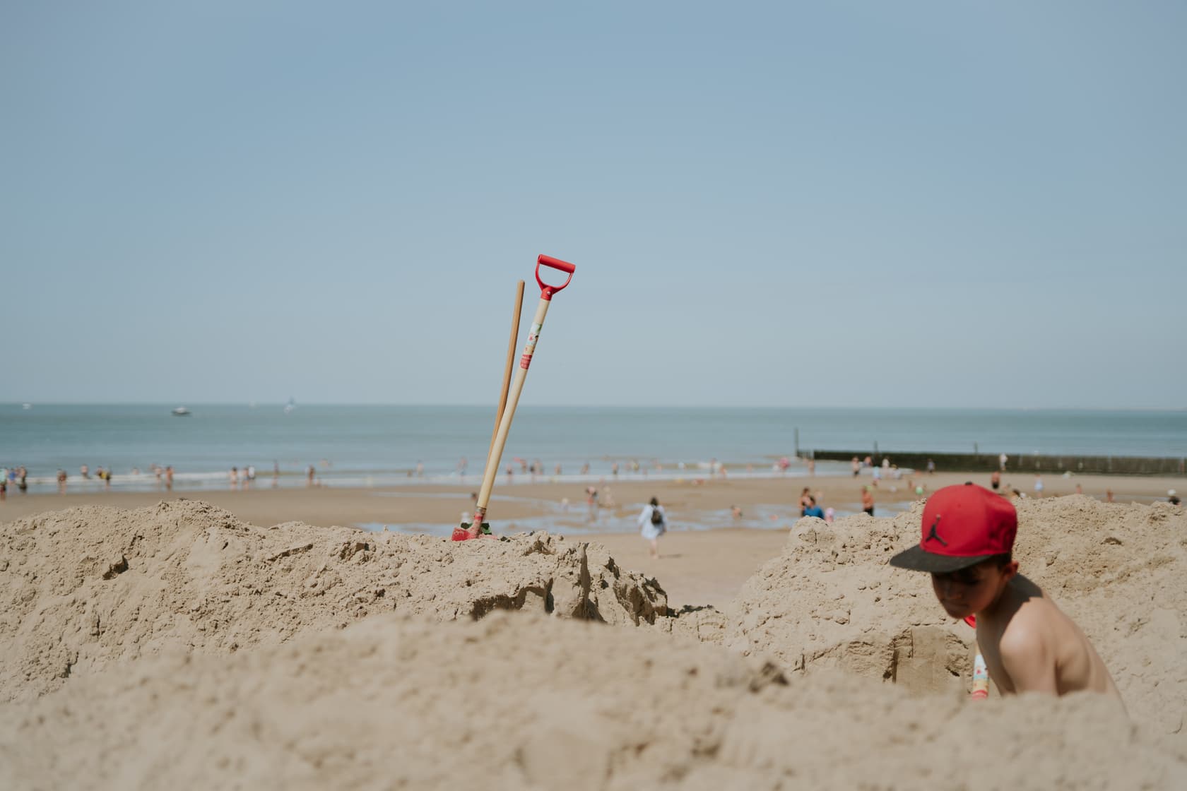 Spelen op strand Cadzand