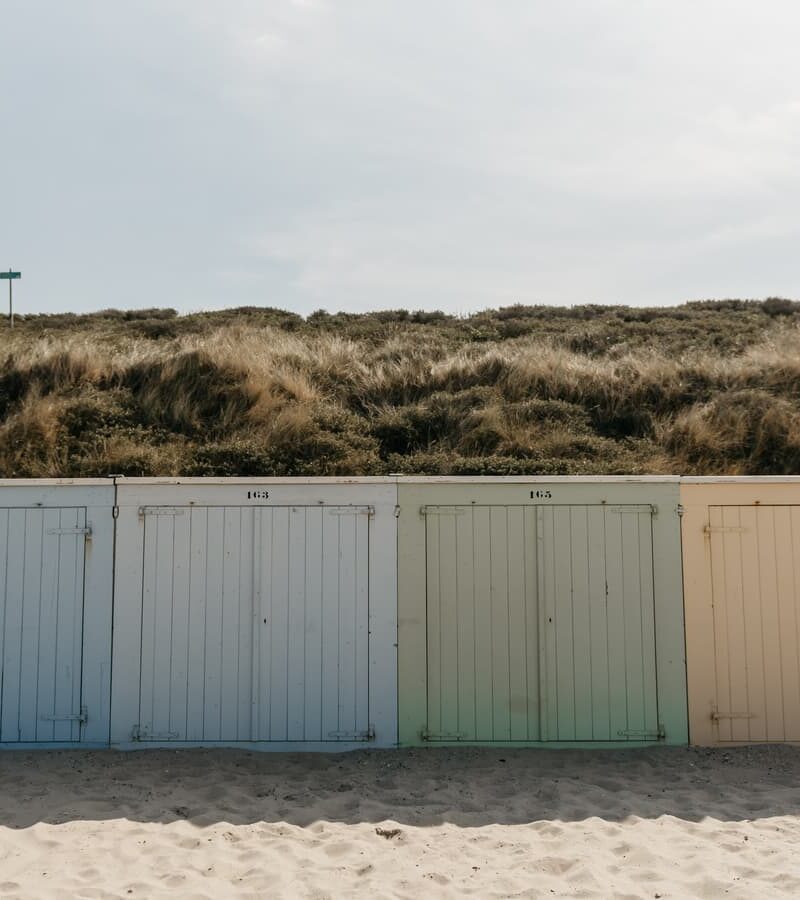 Pastelkleurige strandhuisjes Domburg