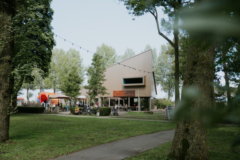 Speel- en bunkerspeelplaats Groede Podium