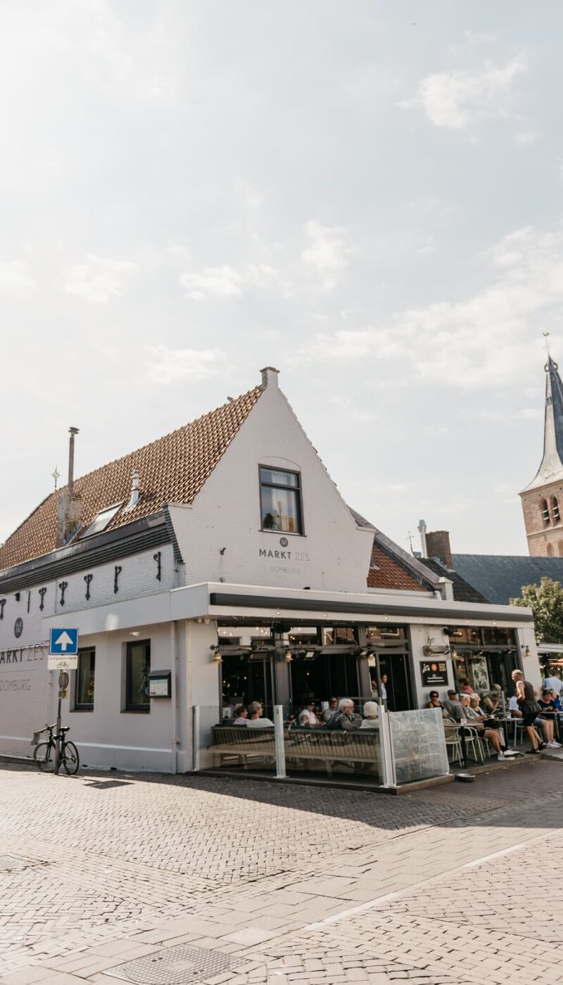 Markt Zes centrum Domburg