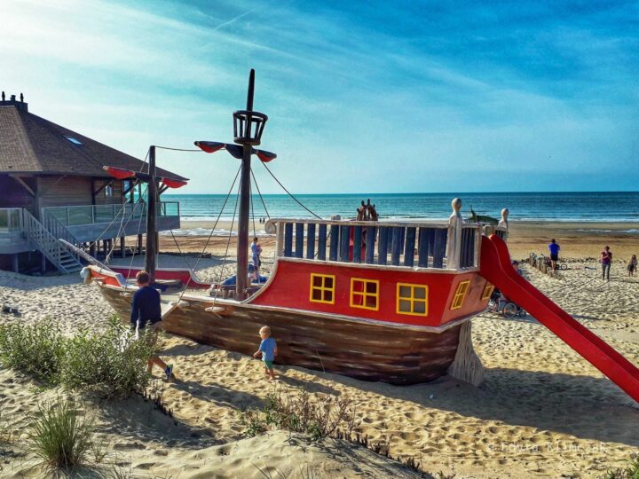 Strandpaviljoen de Piraat in Cadzand