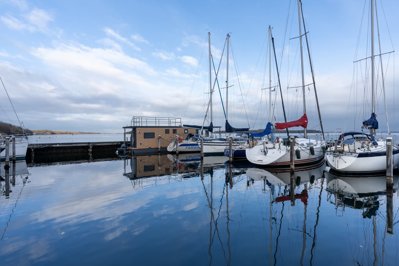 Houseboat 'de Arne' Arnemuiden
