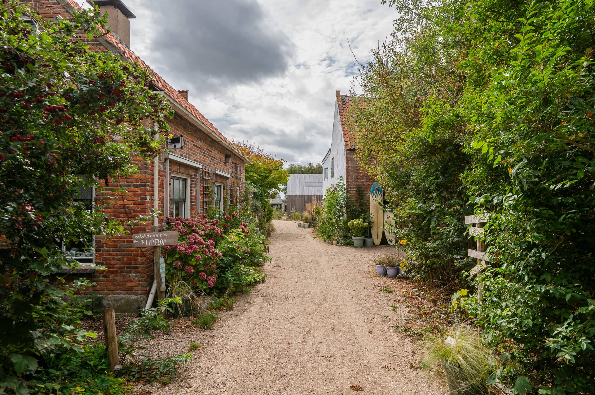 Buitenplaats Noosa Zeeland met tuin en bloemenweide – vakantiehuisjes Westkapelle