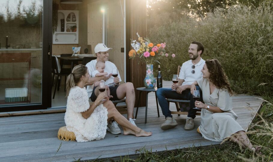 Vrienden en familie bij Tiny House