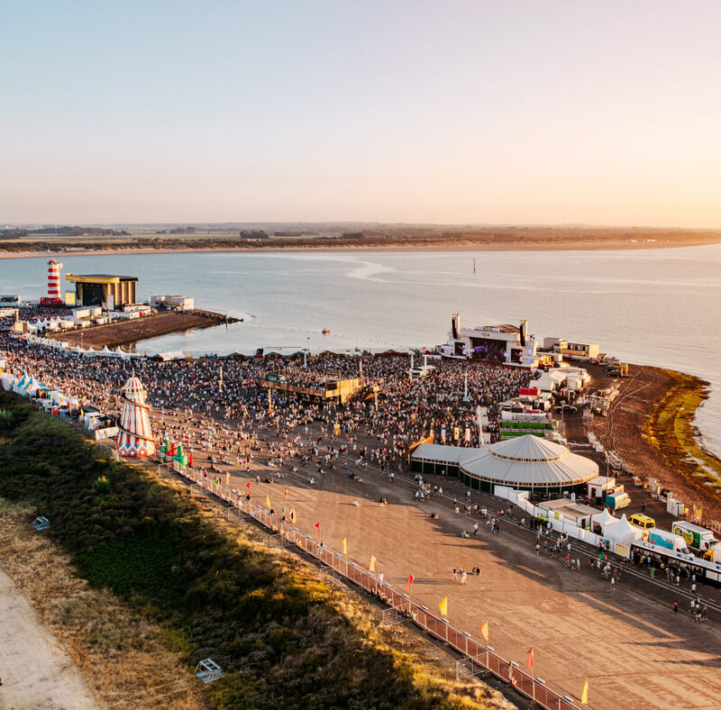 Concert at SEA met zonsondergang