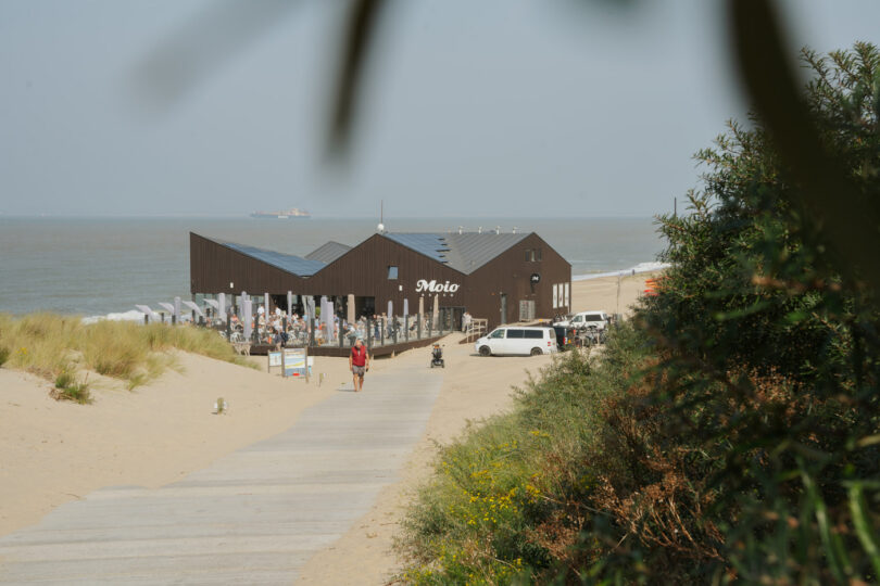 Moio Beach strandpaviljoen bij mooi weer